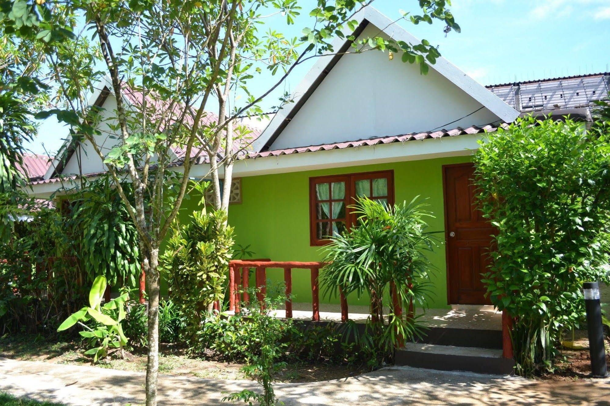 Khaolak C-Nior Bungalow Hotel Khao Lak Exterior photo